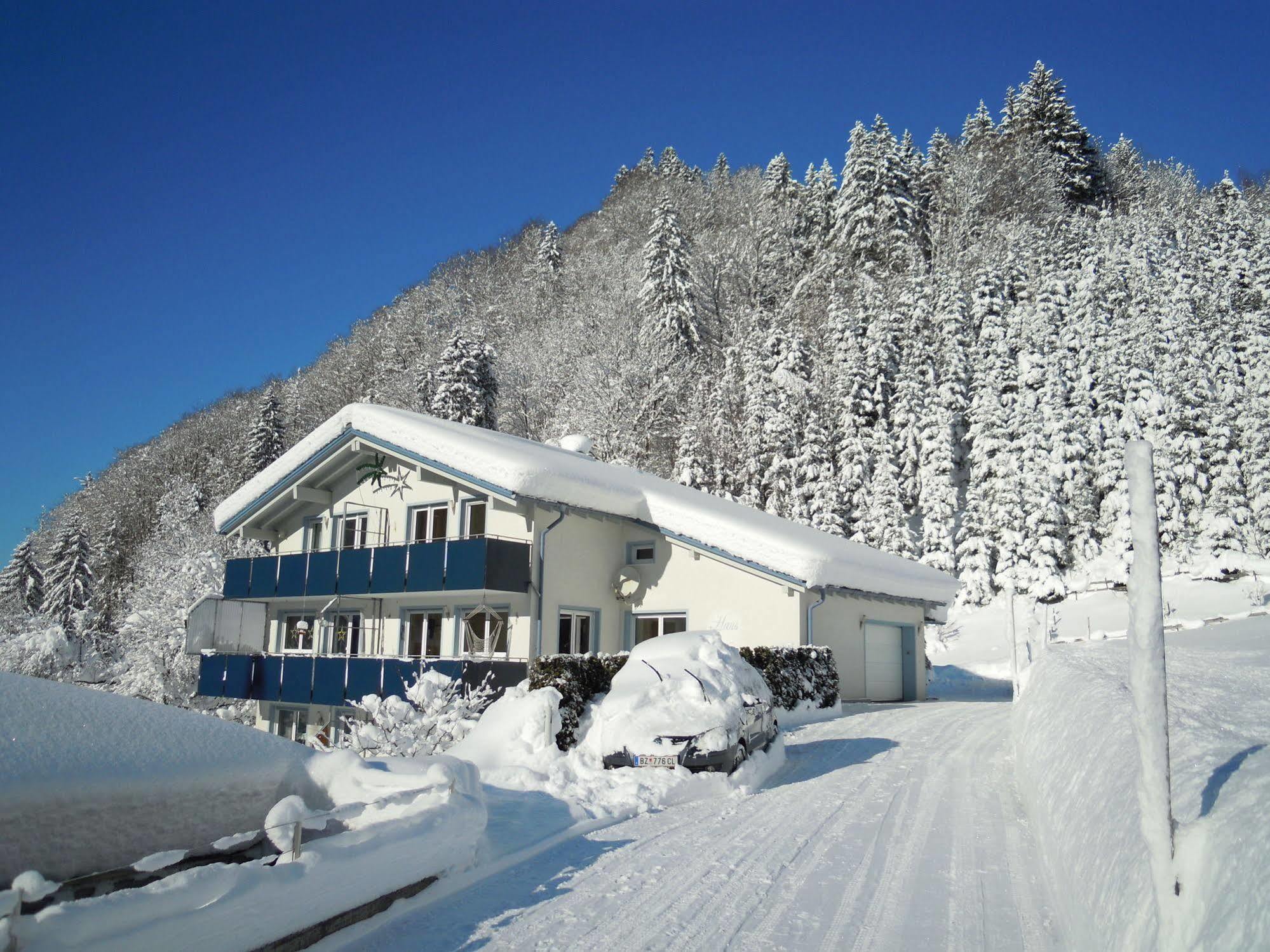 Haus Roecken Apartment Dalaas Exterior foto